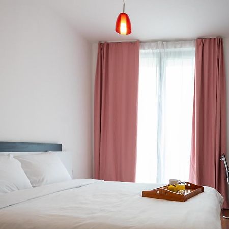 Sunny 1Bdr Apartment Near Center Sofia Bagian luar foto