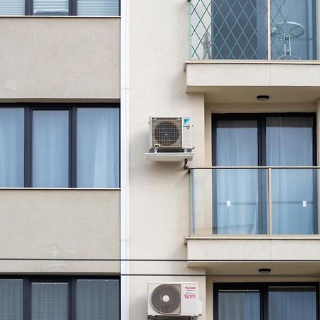 Sunny 1Bdr Apartment Near Center Sofia Bagian luar foto
