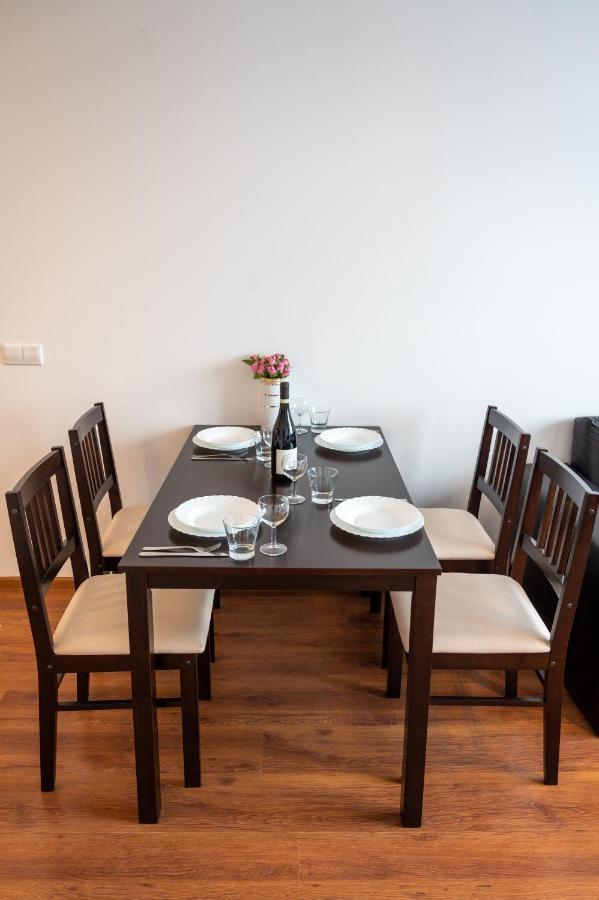 Sunny 1Bdr Apartment Near Center Sofia Bagian luar foto