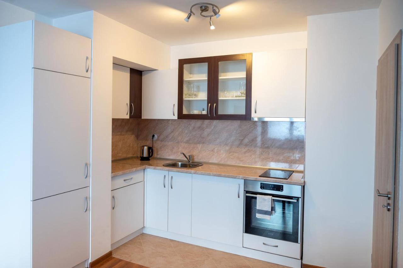Sunny 1Bdr Apartment Near Center Sofia Bagian luar foto