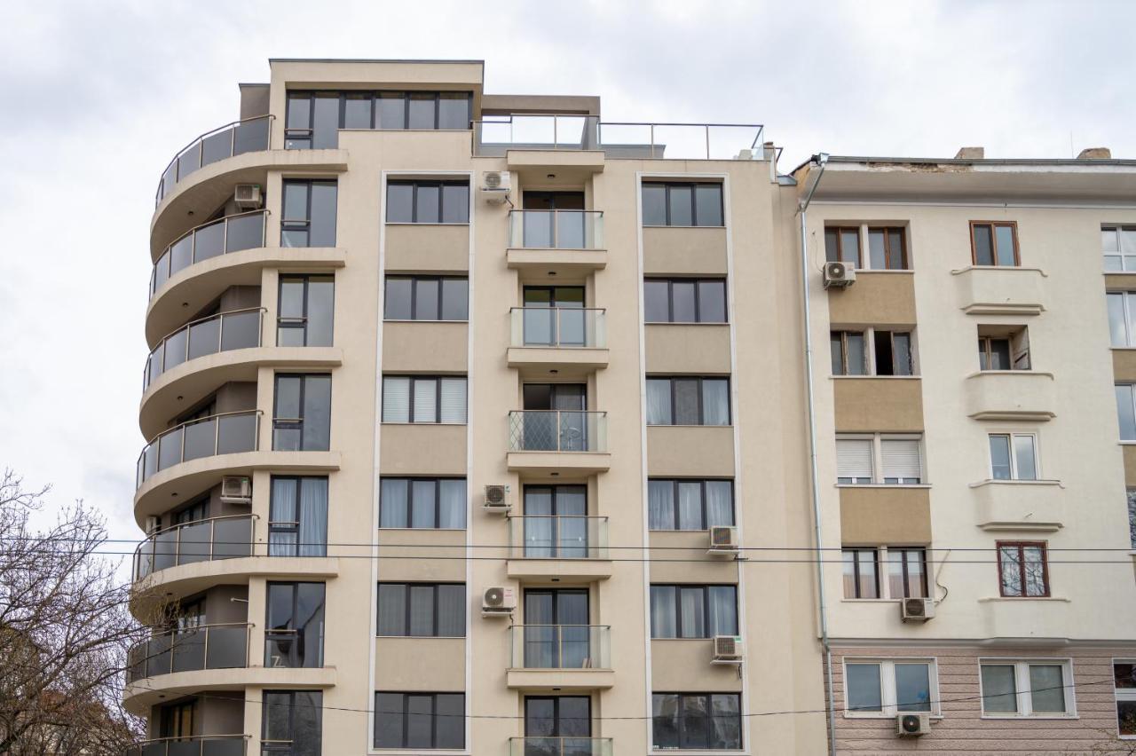 Sunny 1Bdr Apartment Near Center Sofia Bagian luar foto