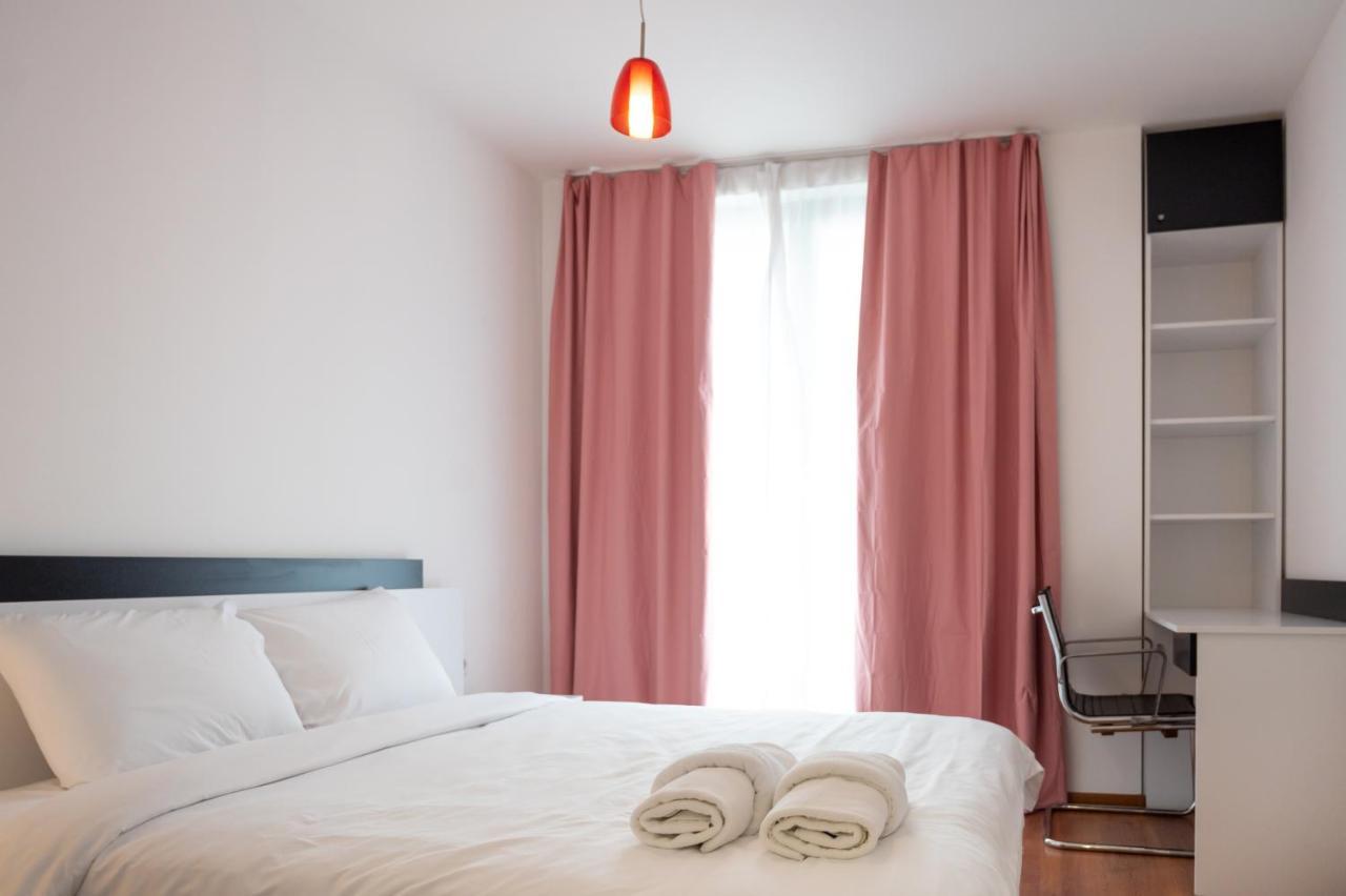 Sunny 1Bdr Apartment Near Center Sofia Bagian luar foto