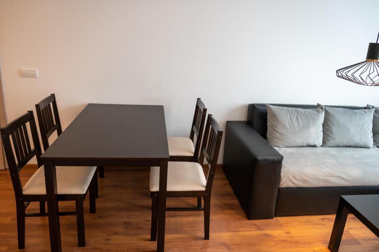 Sunny 1Bdr Apartment Near Center Sofia Bagian luar foto