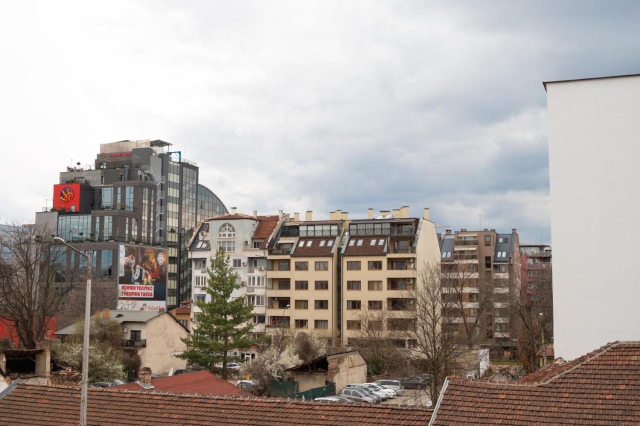 Sunny 1Bdr Apartment Near Center Sofia Bagian luar foto