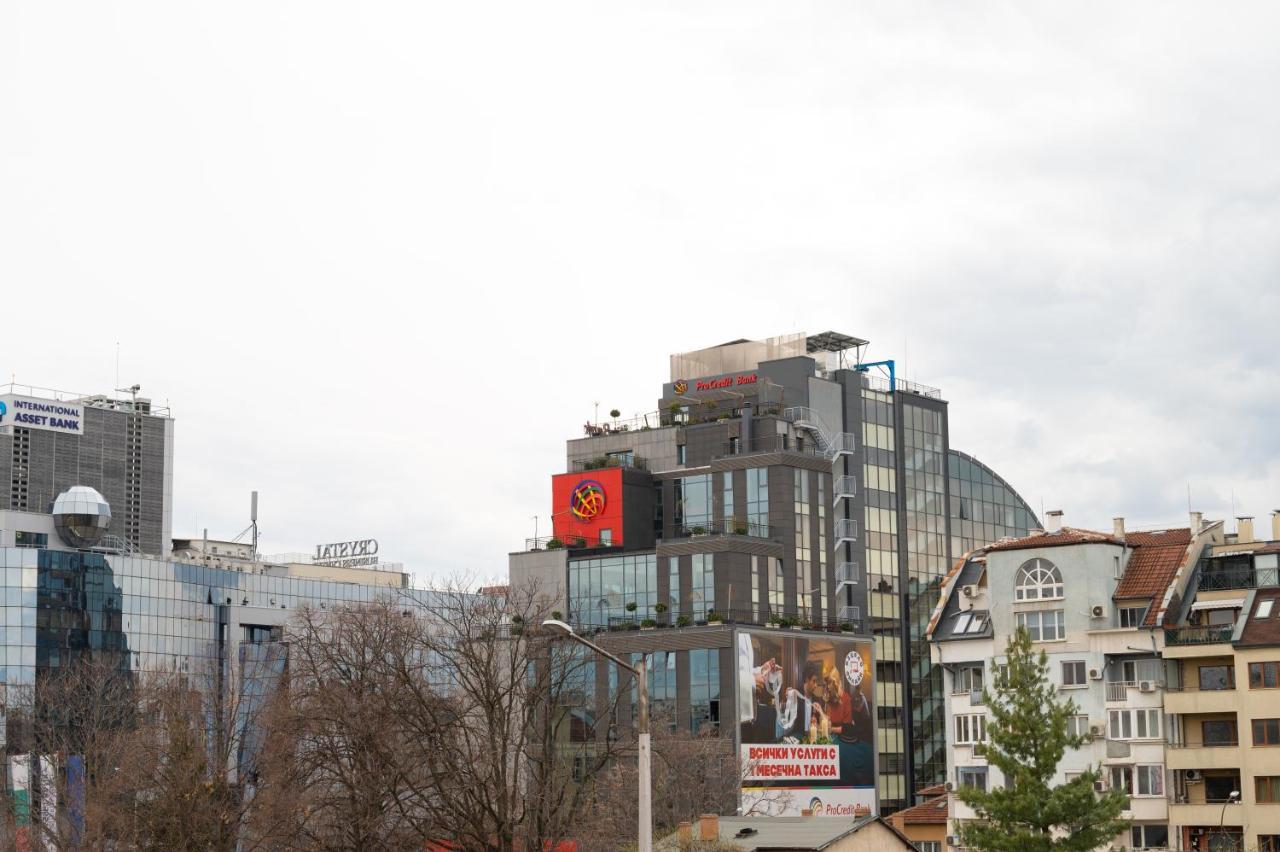 Sunny 1Bdr Apartment Near Center Sofia Bagian luar foto